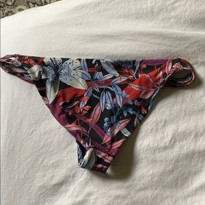 Lululemon Bikini Bottom Size 8